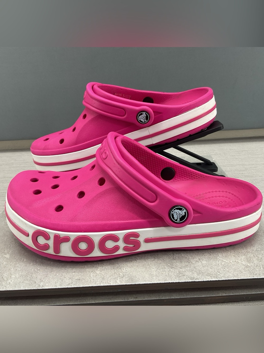 CROCS Bayaband Clog Mule in Bright Pink with White TrimMens 6 Womens 8